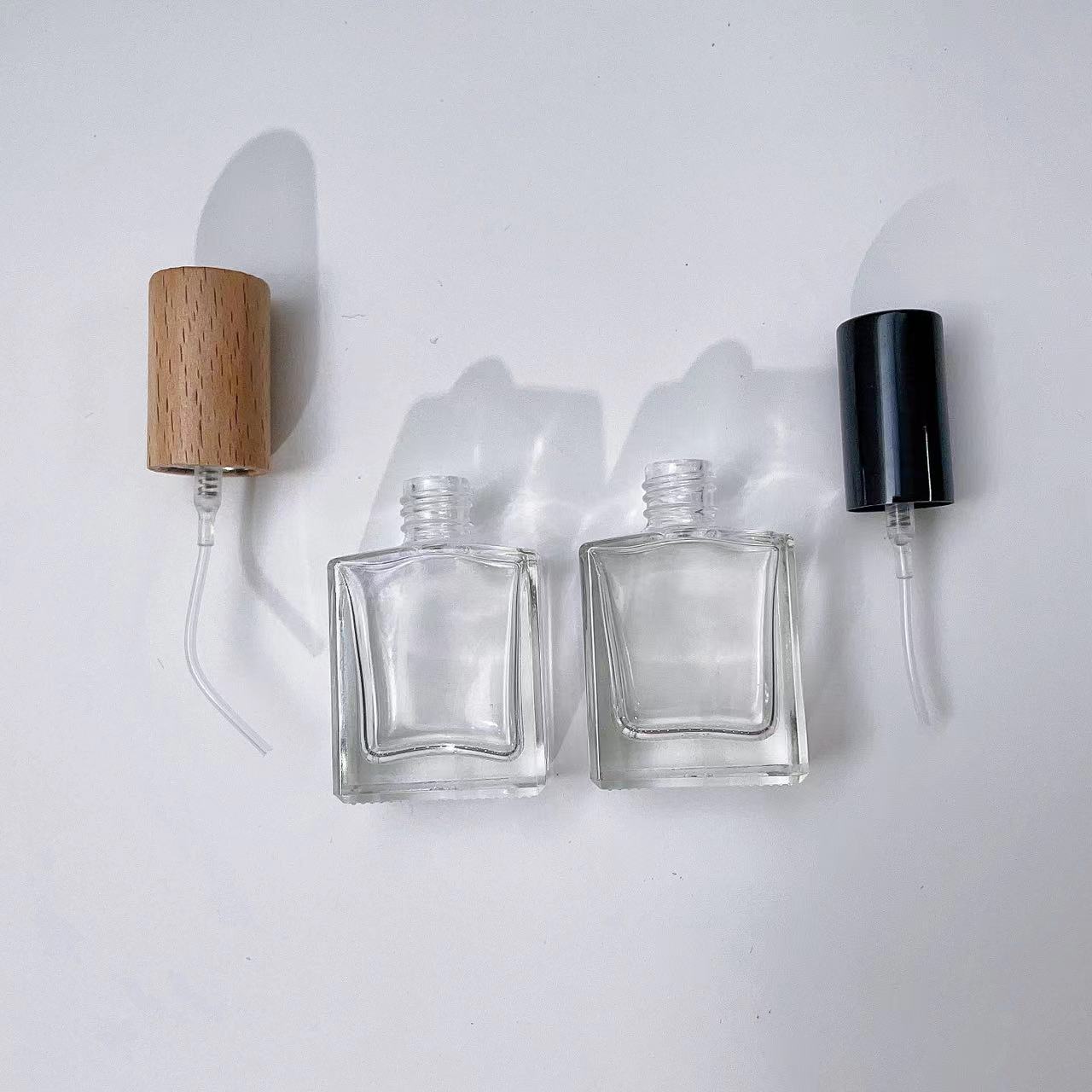 زجاجة بخاخ عطر من الزجاج السمي - مراجعة Perfume Fragrance Liquid وسعره